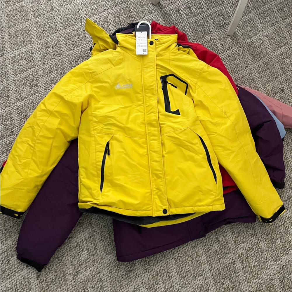 Yellow Mens Ski Jacket NWT Size Large